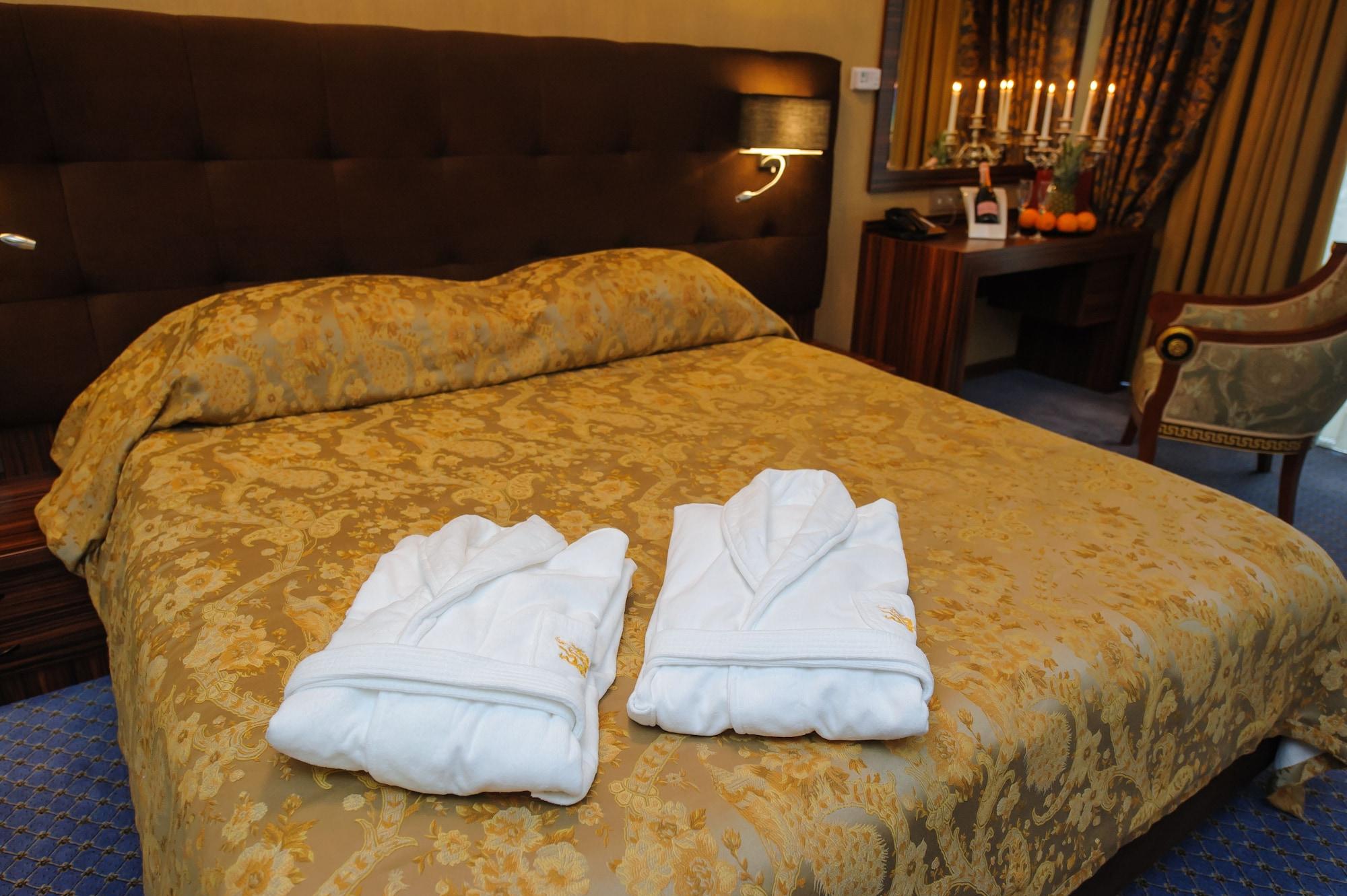 Hotel Royal Park Kisinyov Kültér fotó