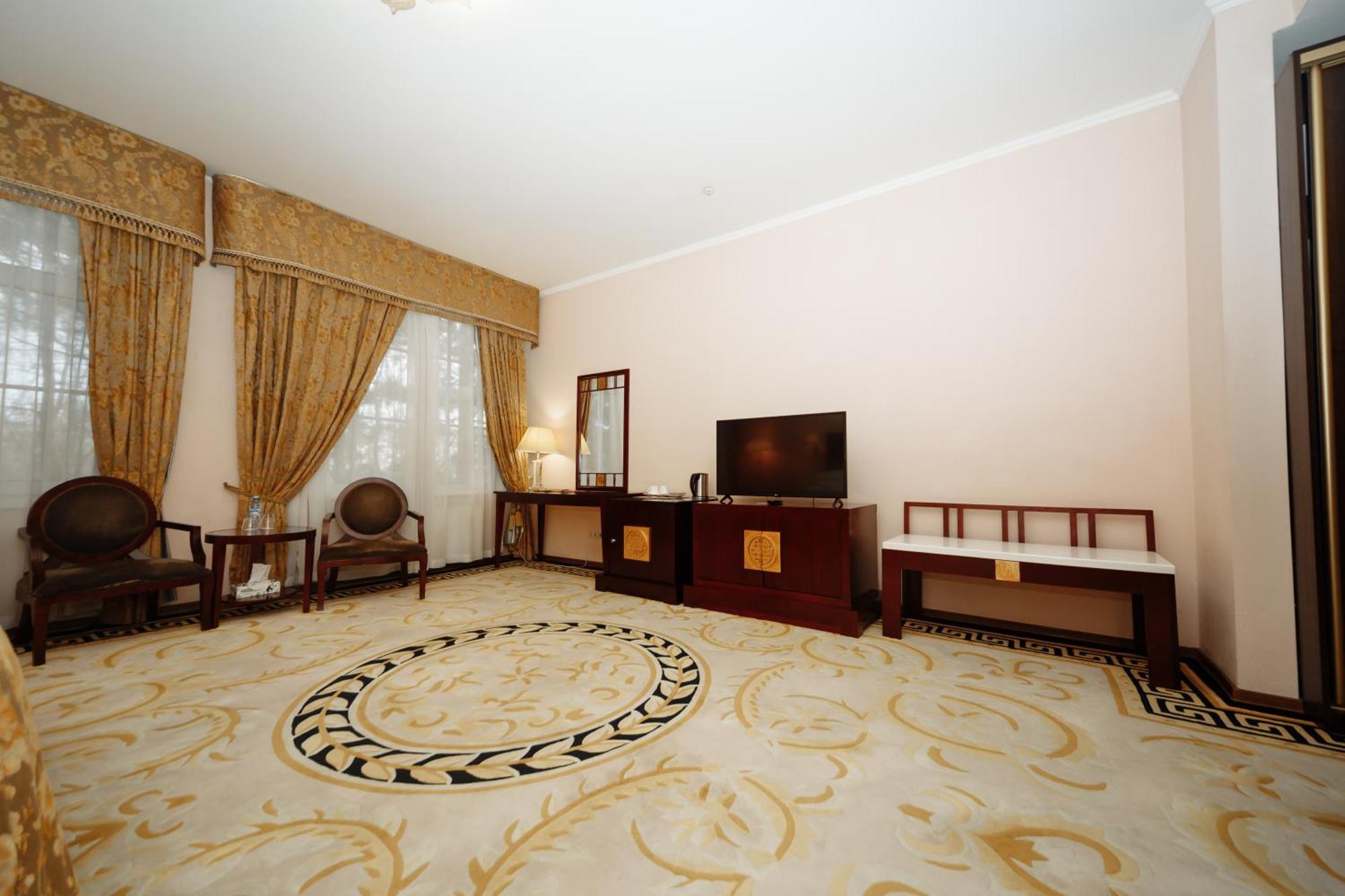 Hotel Royal Park Kisinyov Kültér fotó