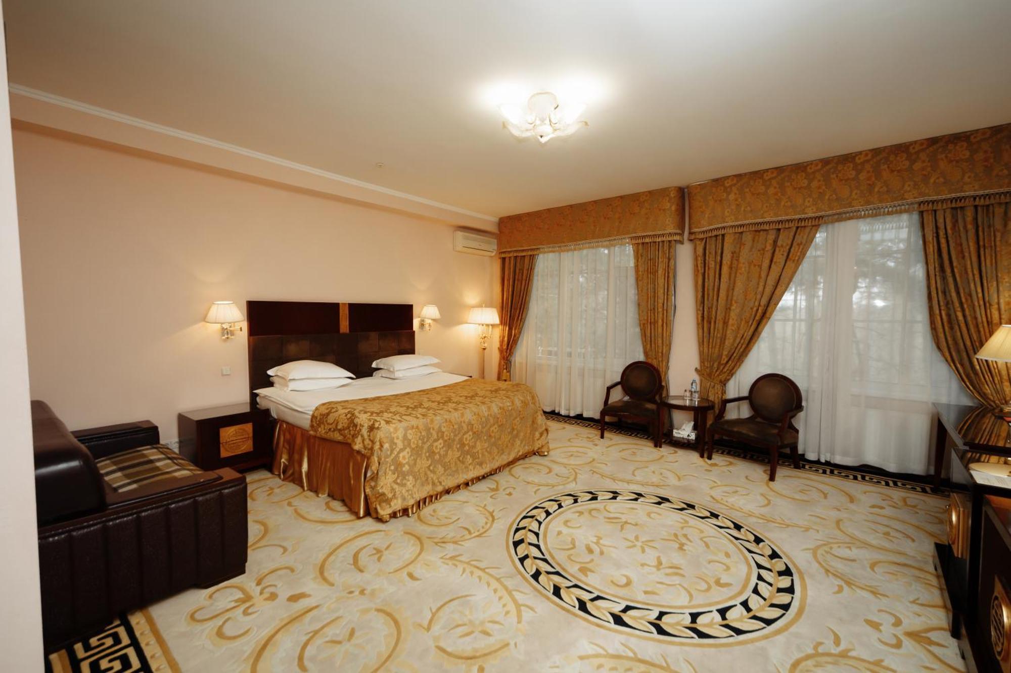 Hotel Royal Park Kisinyov Kültér fotó