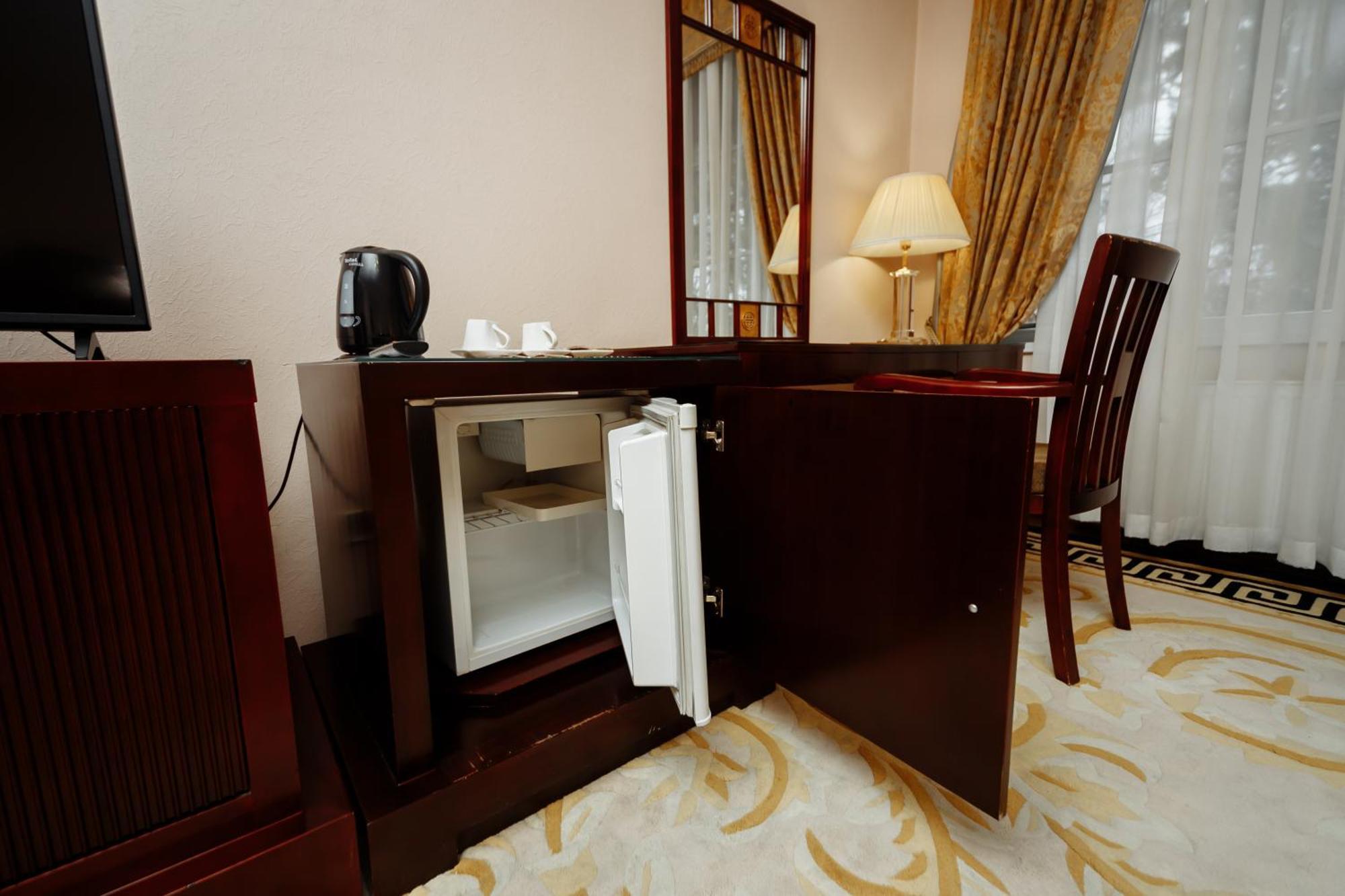 Hotel Royal Park Kisinyov Kültér fotó