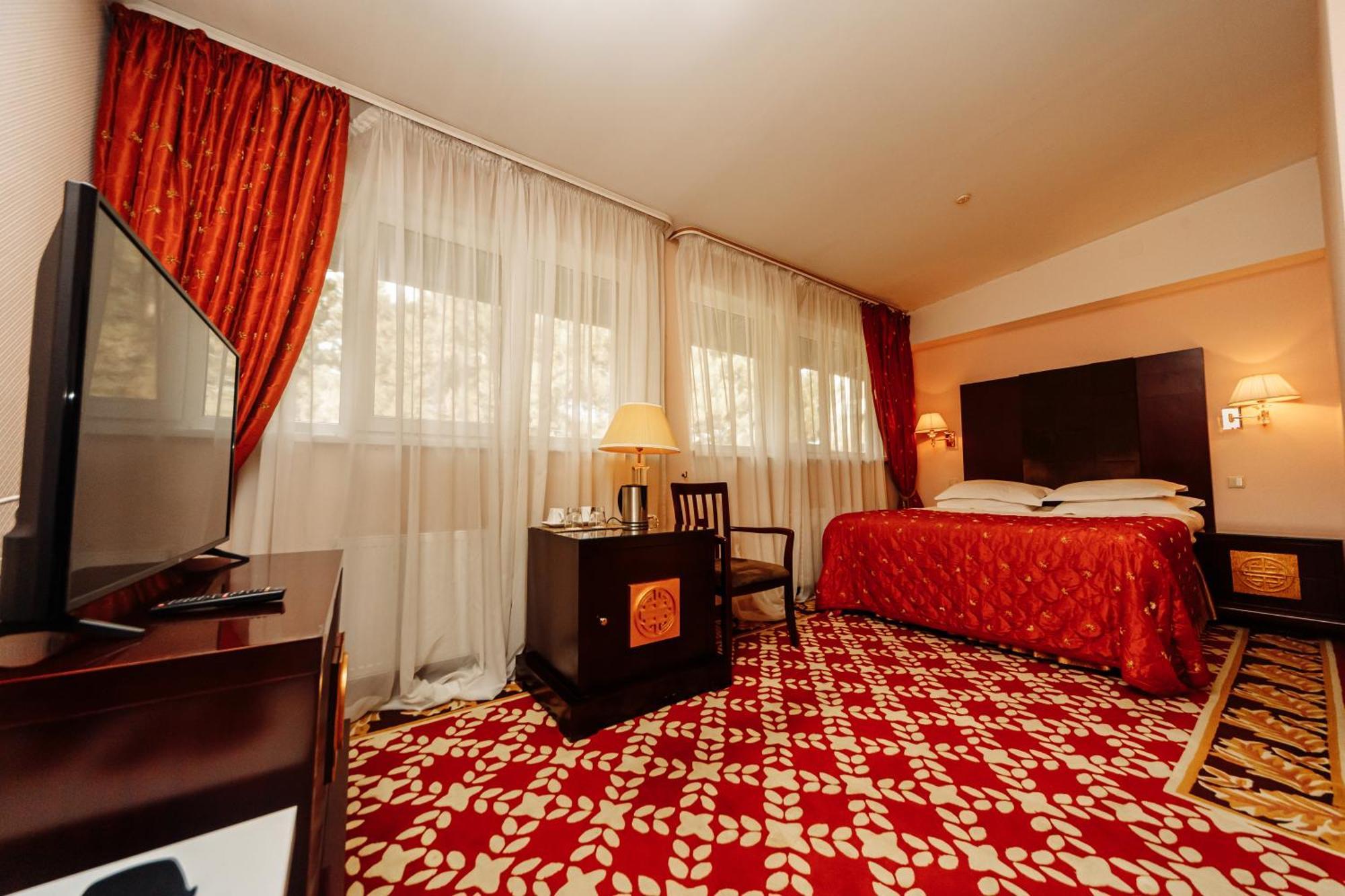 Hotel Royal Park Kisinyov Kültér fotó