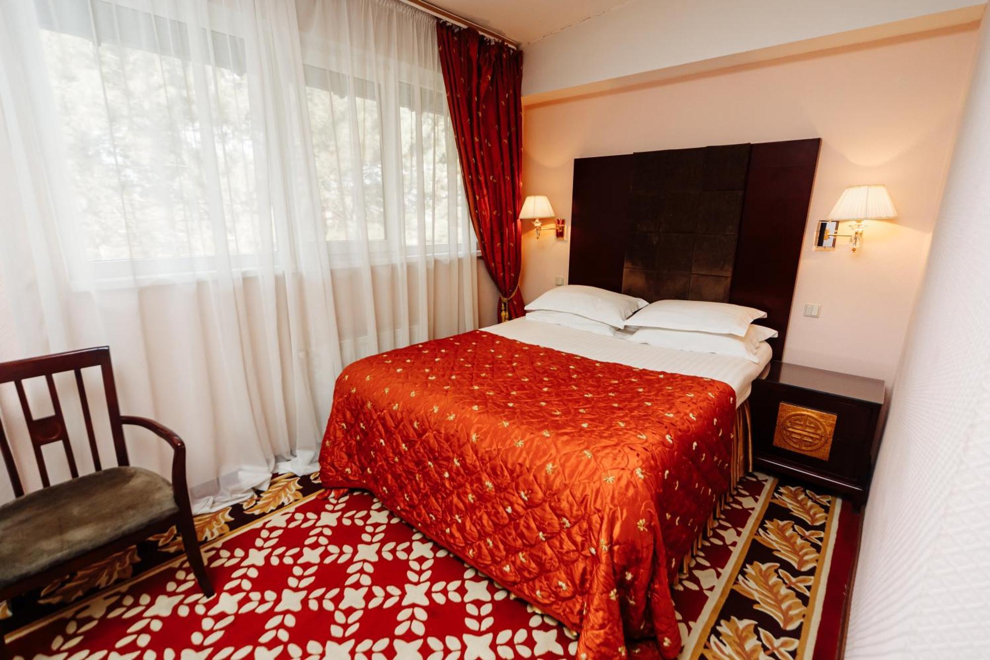 Hotel Royal Park Kisinyov Kültér fotó
