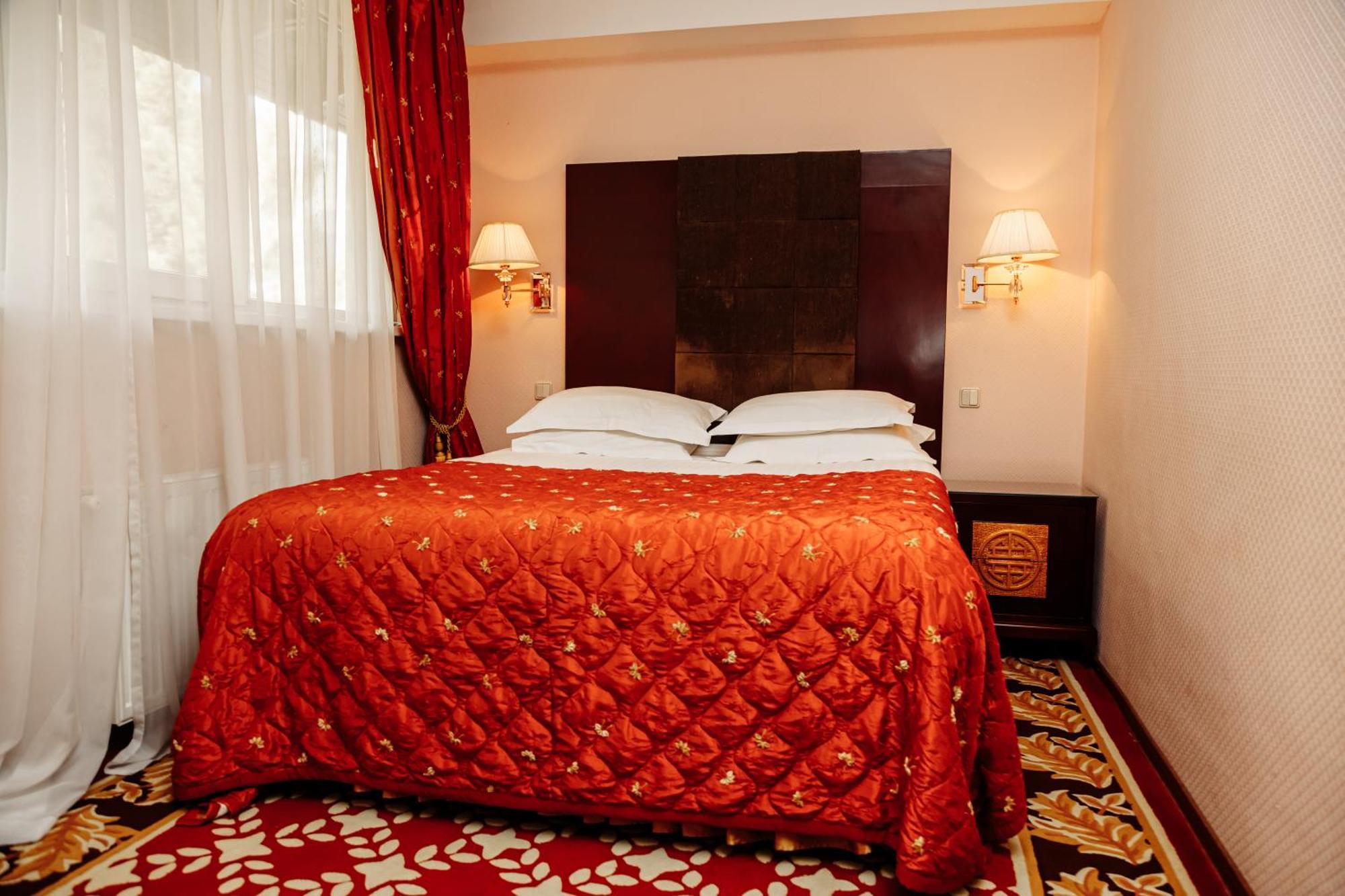 Hotel Royal Park Kisinyov Kültér fotó