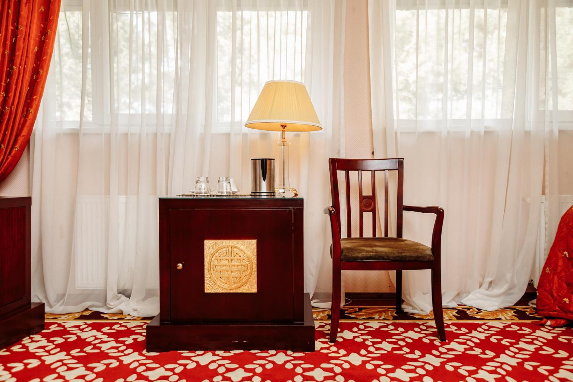 Hotel Royal Park Kisinyov Kültér fotó