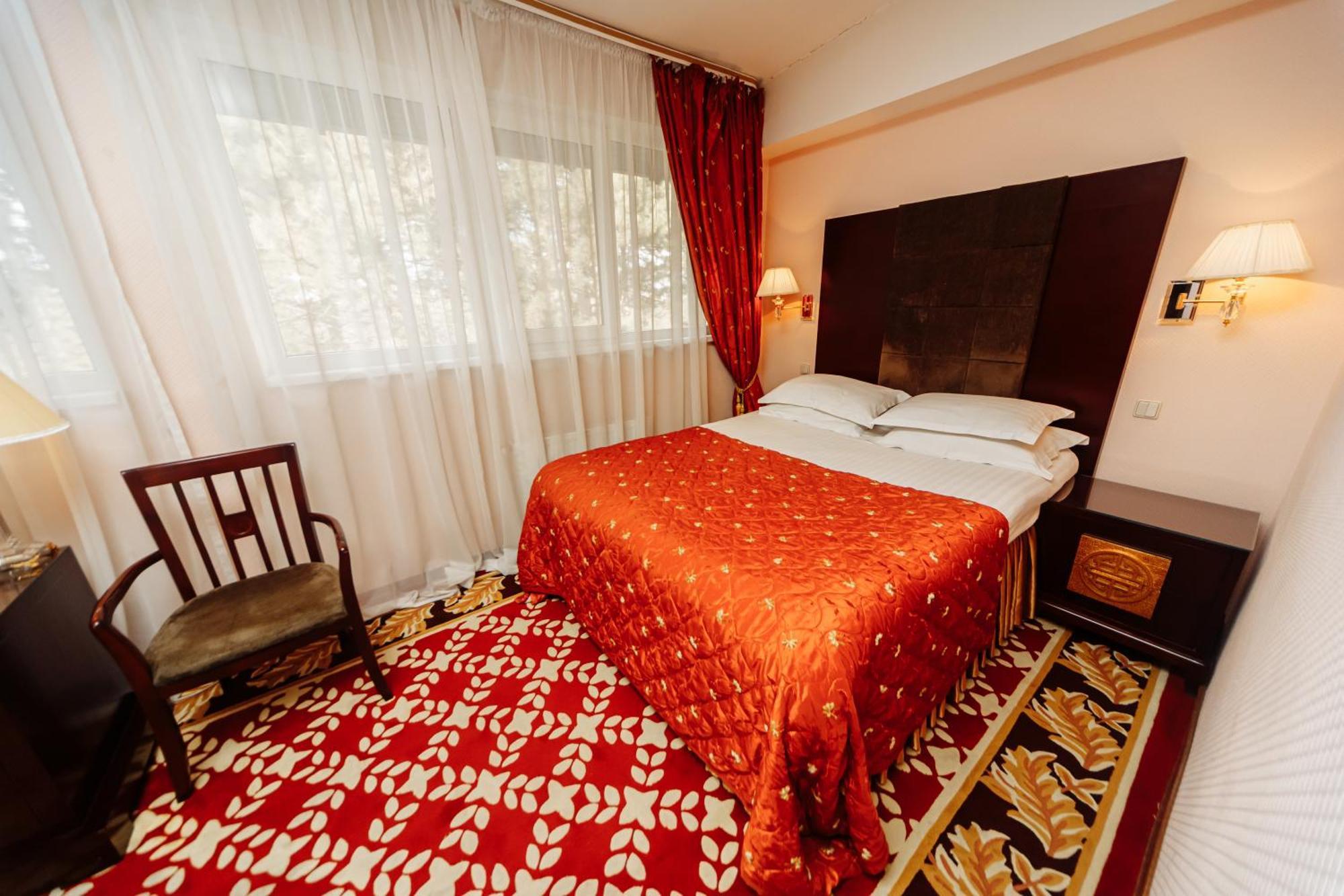 Hotel Royal Park Kisinyov Kültér fotó