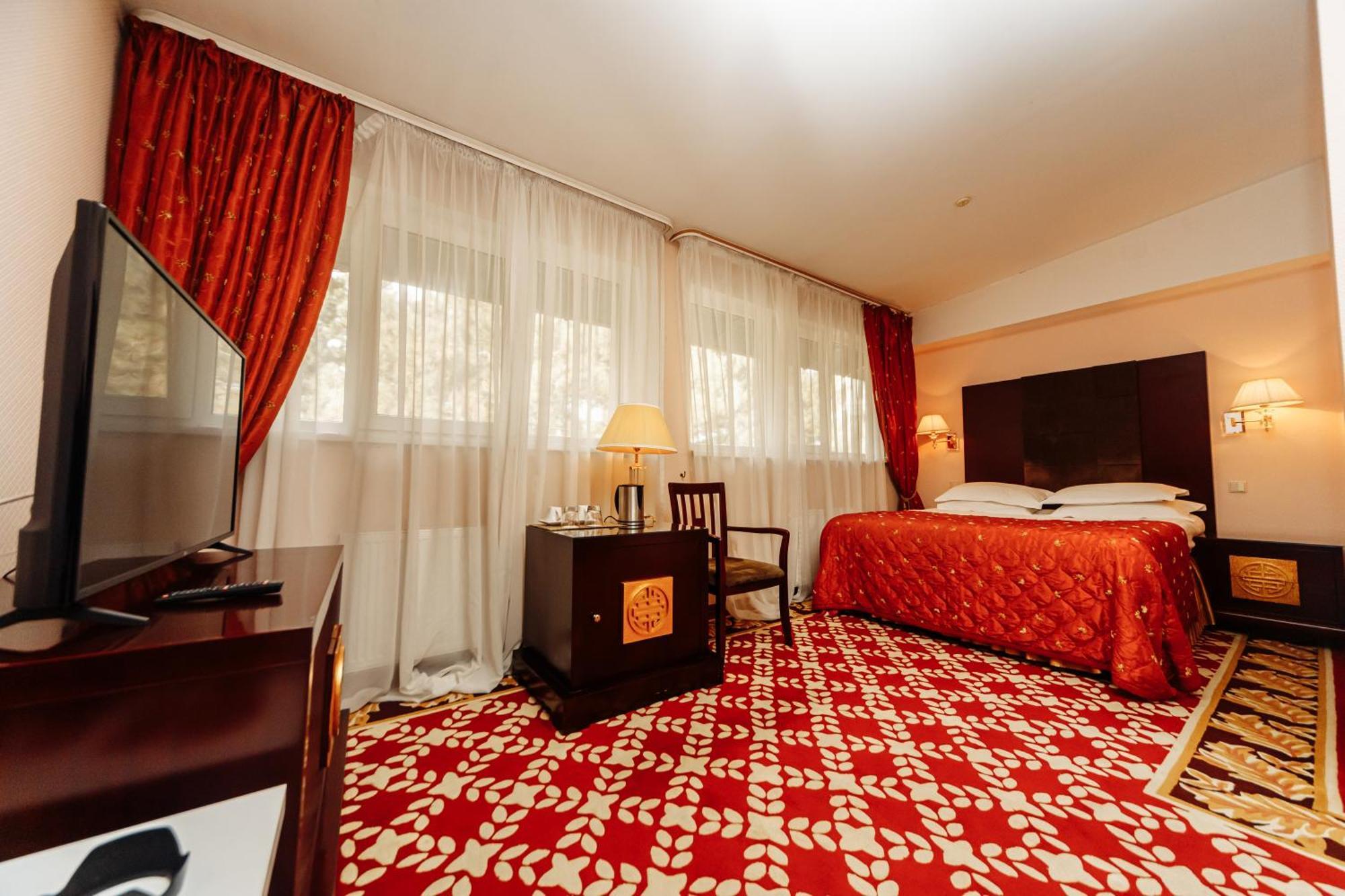Hotel Royal Park Kisinyov Kültér fotó