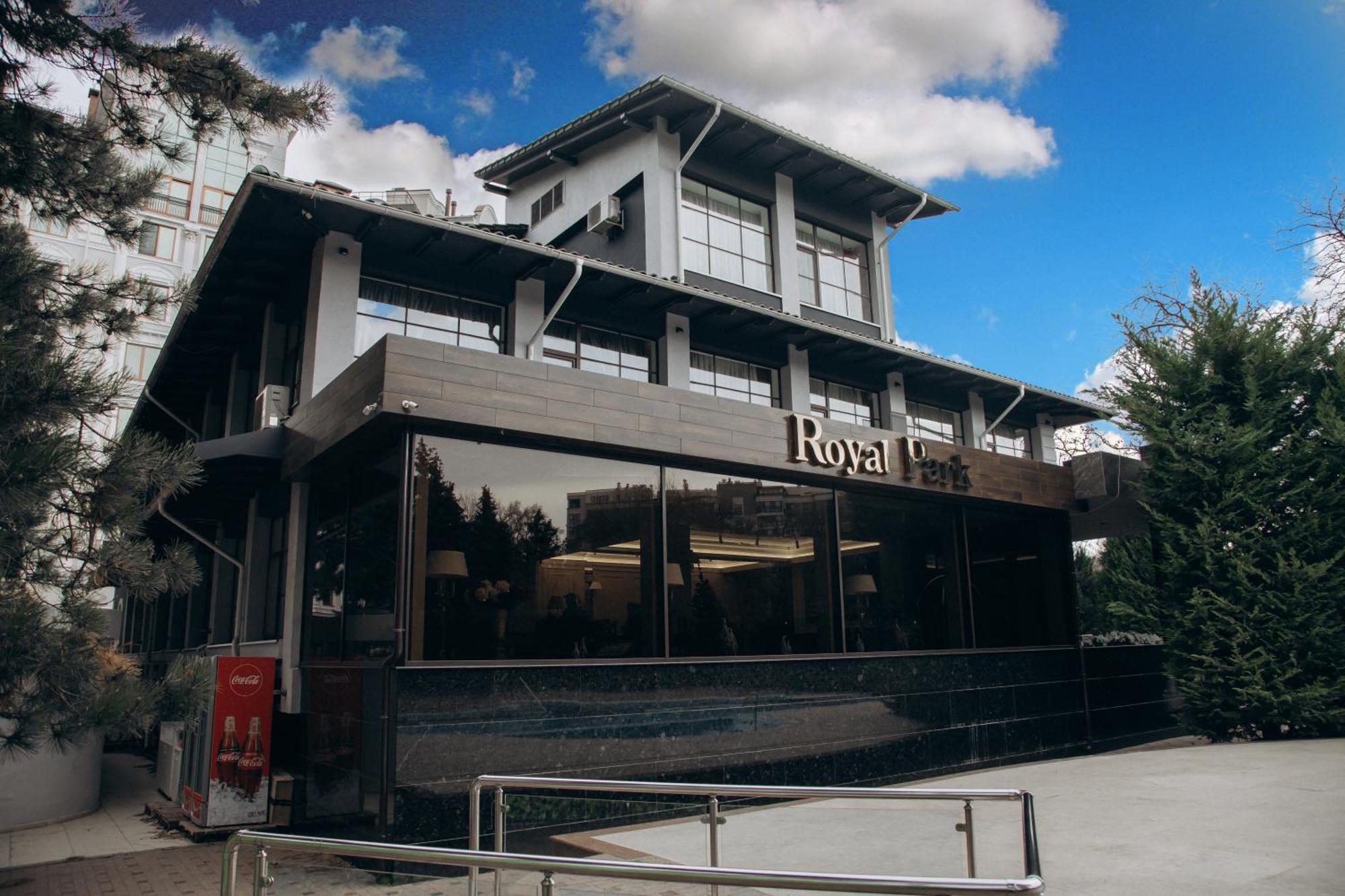 Hotel Royal Park Kisinyov Kültér fotó