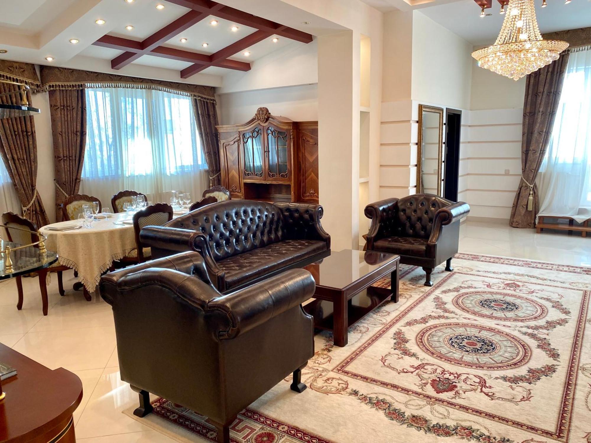 Hotel Royal Park Kisinyov Kültér fotó
